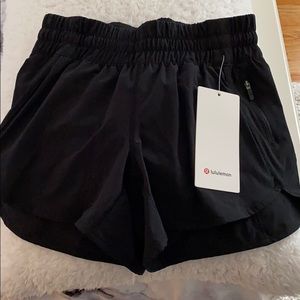 Black Lululemon Tracker LR Short 4”
